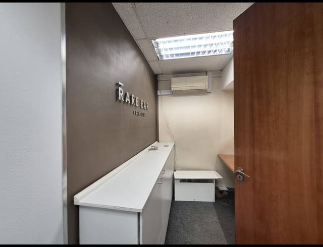 414M² OFFICE TO LET IN CRAIGHALL